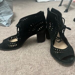 Vince Camuto Lace Up Sandal size 9.5